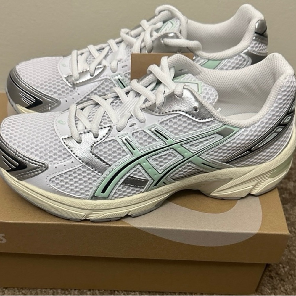 NWT ASICS GEL 1130 Sneakers